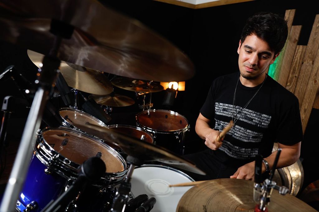 Bruno Valverde criativo na bateria — Módulo Criatividade e Solos